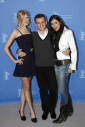 Siobhán Hewlett, Kevin Bishop, Dorka Gryllus