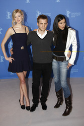 Siobhán Hewlett, Kevin Bishop, Dorka Gryllus