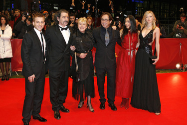 Kevin Bishop, Miki Manojlovic, Marianne Faithfull, Sam Garbarski, Dorka Gryllus, Siobhán Hewlett