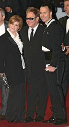 Sharon Osbourne, Elton John mit Freund David Furnish