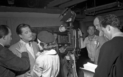 Wolfgang Liebeneiner, Hans Söhnker und Gertrud Kückelmann mit Filmcrew