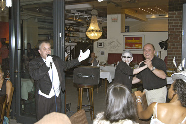 Jörg Mink mit Künstlern von Pomp, Duck und Circumstance