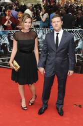 Dermot O'Leary mit Begleitung