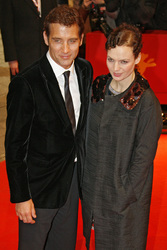 Clive Owen, Sarah-Jane Fenton