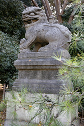 Statue am Weg zum Yasukuni-Schrein