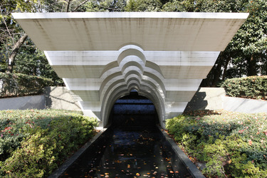 Brunnen am Weg zum Yasukuni-Schrein