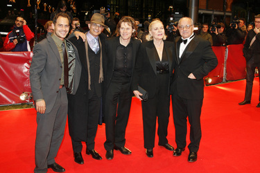 Moritz Bleibtreu, Deepak Nayar, Willem Dafoe, Lauren Bacall, Paul Schrader