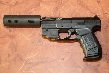 Walther CP99 mit Schalldämpfer und Laservisir