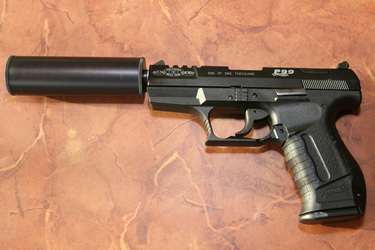 Walther P99 mit Schalldämpfer