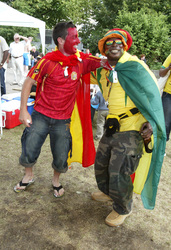 Fans aus Spanien und Ghana