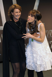 Ute Emmerich, Amanda Peet