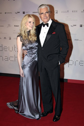 Mirja du Mont, Sky du Mont