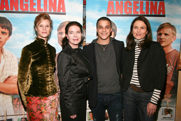 Leslie Malton, Gudrun Landgrebe, Kostja Ullmann, Barbara Auer