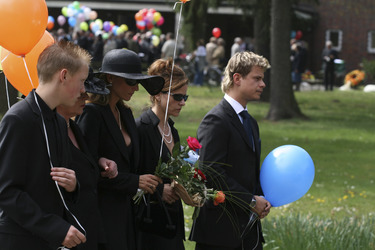 Angelika Beil, Caroline Beil, Pete Dwojak