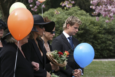 Angelika Beil, Caroline Beil, Pete Dwojak