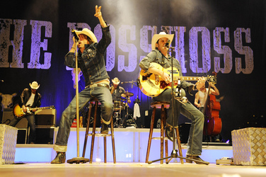 Stefan 'Russ T. Rocket' Buehler, Alec 'Boss Burns' Völkel, Ansgar 'Frank Doe' Freyberg, Sascha 'Hoss Power' Vollmer, André 'Guss Brooks' Neumann (The BossHoss)