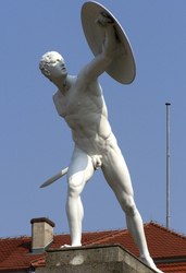 Statue am Portal vom Schloss Charlottenburg