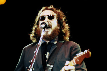 Konzert von Elvis Costello and the Rude 5 in London