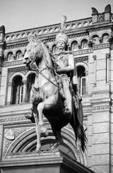 Ernst August Denkmal