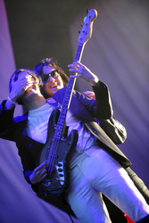 Nikolai Fraiture, Julian Casablancas (The Strokes)