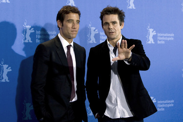 Clive Owen, Tom Tykwer