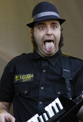 Keyboarder von Karamelo Santo