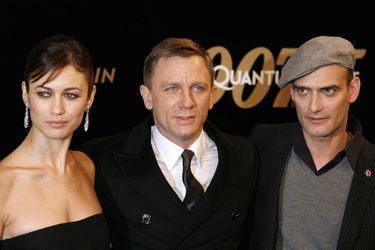 Olga Kurylenko, Daniel Craig, Anatole Taubman