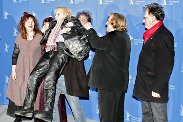 Yolande Moreau, Miss Ming, Erika Rabau, Gustave de Kervern, Gérard Depardieu, Benoit Delépine