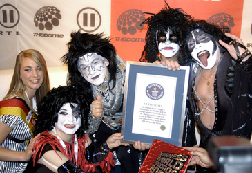 Katie Steiner, Terra Jole - Mini Paulina, Wilbur Mullet - Mini Ace, Travis Ellis - Mini Peter, Joseph James Fatale - Mini Gene