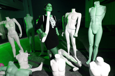 Herrin der Puppen / Mistress of Puppets