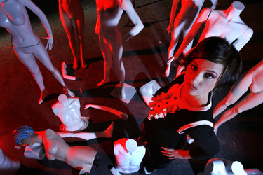 Herrin der Puppen / Mistress of Puppets