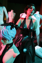 Herrin der Puppen / Mistress of Puppets