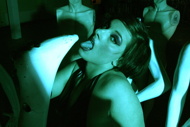 Herrin der Puppen / Mistress of Puppets