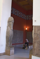 Besucher im Pergamonmuseum