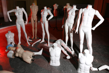 Herrin der Puppen / Mistress of Puppets