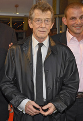 John Hurt, Dominique Horwitz