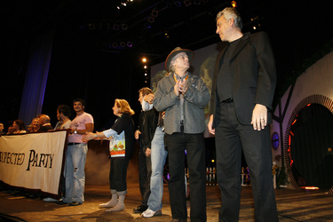 Stanislav Ianevski, Lori Dungey, Jed Brophy, Brad Dourif, Paul Norell