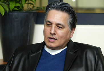 Robert Beltran