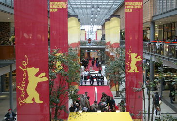 Berlinale Banner in den Arkaden