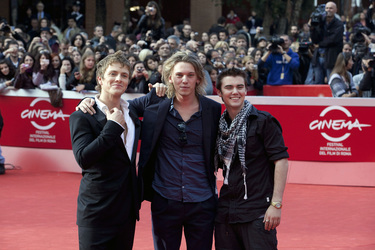 Charlie Bewley, Jamie Campbell Bower, Cameron Bright