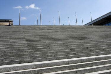 Treppe zur Expo 2000 Fußgängerbrücke