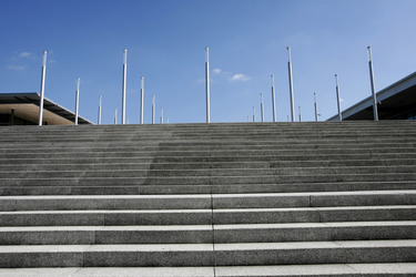 Treppe zur Expo 2000 Fußgängerbrücke