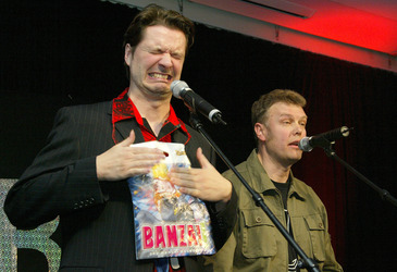 Nico Walser, Wolfgang Grieger