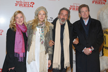 Helmut Dietl mit Begleitung