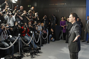 Moritz Bleibtreu mit Fotografen