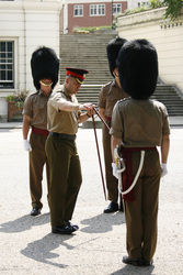 Welsh Guards beim Exerzieren im Hof der Wellington Barracks