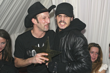 Robert Viktor Minich, Manuel Cortez