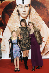 Tigerlily Hutchinson, Johanna Wokalek, Lotte Flack