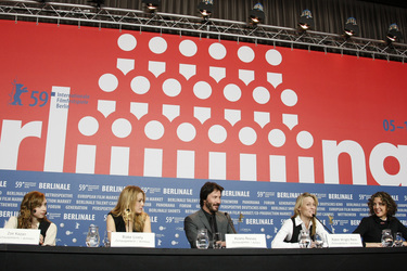 Zoe Kazan, Blake Lively, Keanu Reeves, Robin Wright Penn, Rebecca Miller