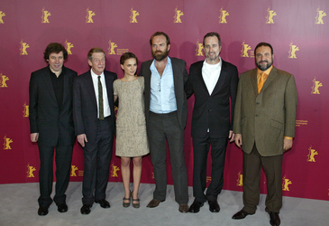 Stephen Rea, John Hurt, Natalie Portman, Hugo Weaving, James McTeigue, Joel Silver